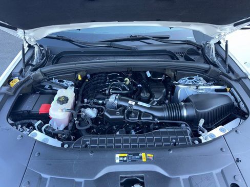 Used 2024 Jeep Grand Cherokee Limited image 36