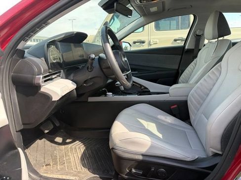Used 2024 Hyundai Elantra Limited FWD image 16