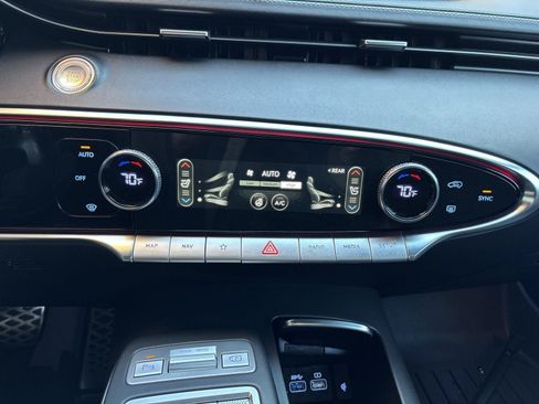 Used 2024 Genesis GV70 3.5T Sport w/ Sport Advanced Package AWD/4WD image 21