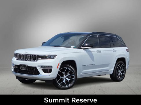 Used 2024 Jeep Grand Cherokee Summit AWD/4WD image 1