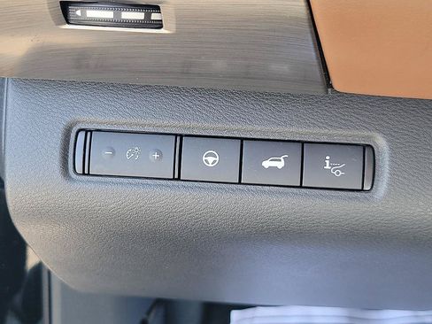 Used 2023 Nissan Pathfinder Platinum FWD image 24