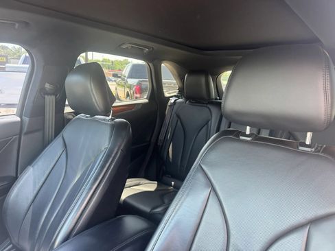Used 2019 Lincoln MKC Reserve w/ MKC Technology Package AWD/4WD image 4
