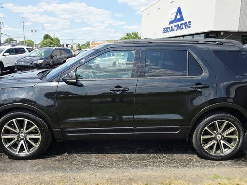 Used 2015 Ford Explorer XLT w/ Equipment Group 202A FWD image 3