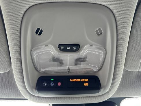 Used 2025 Chevrolet TrailBlazer LT w/ Driver Confidence Package FWD image 26
