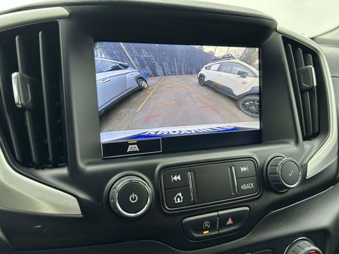 Used 2023 GMC Terrain SLT image 26