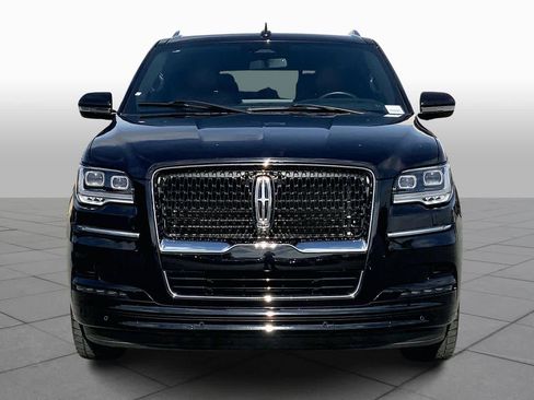 Used 2023 Lincoln Navigator L Reserve image 3