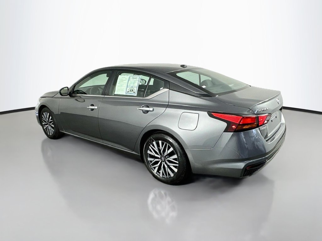 Used 2025 Nissan Altima 2.5 SV FWD image 5