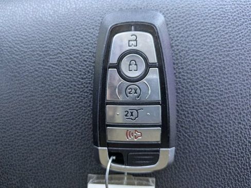 Used 2022 Ford Expedition XLT RWD image 33