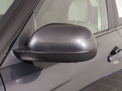 Used 2025 Kia Soul LX w/ LX Technology Package FWD image 12
