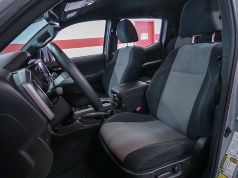 Used 2021 Toyota Tacoma TRD Sport w/ Technology Package RWD image 10
