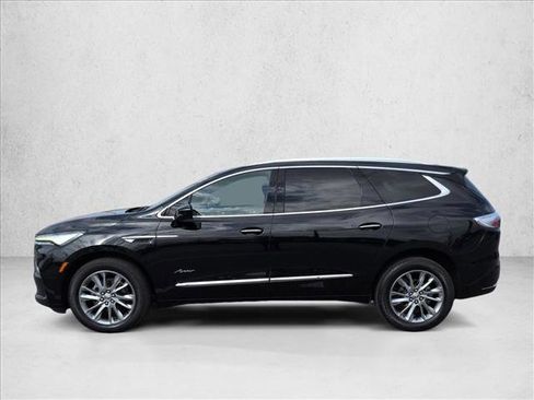 Used 2023 Buick Enclave Avenir w/ Avenir Technology Package image 9