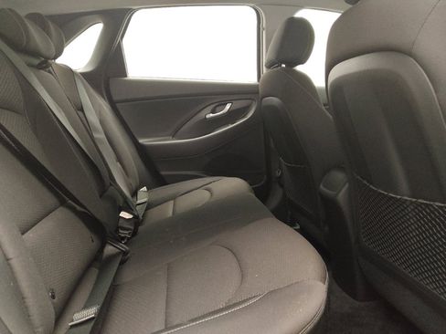 Used 2018 Hyundai Elantra GT FWD image 19
