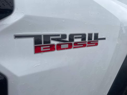 Used 2023 Chevrolet Colorado Trail Boss w/ LPO, Dark Essentials Package AWD/4WD image 16