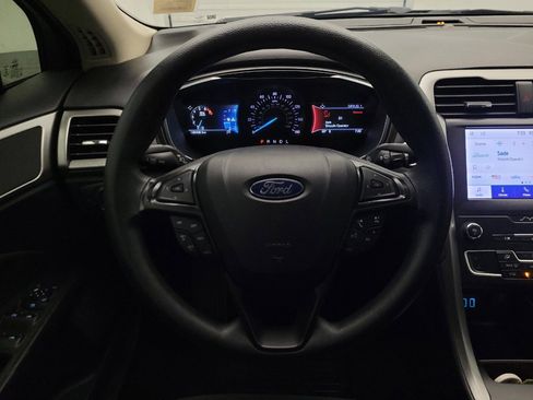Used 2020 Ford Fusion SE FWD image 22