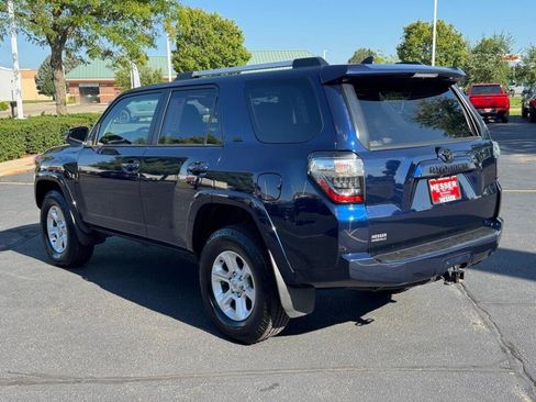 Used 2022 Toyota 4Runner SR5 Premium w/ Moonroof Package AWD/4WD image 3