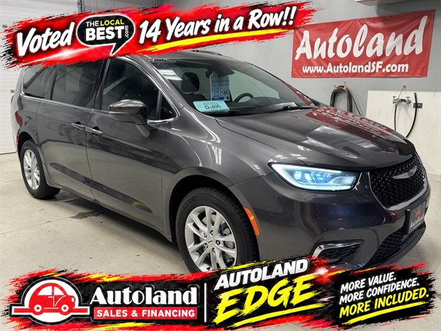 Used 2022 Chrysler Pacifica Touring AWD/4WD image 1
