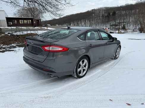 Used 2013 Ford Fusion SE image 5