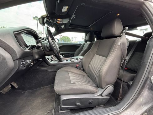 Used 2021 Dodge Challenger SXT w/ Driver Convenience Group AWD/4WD image 7