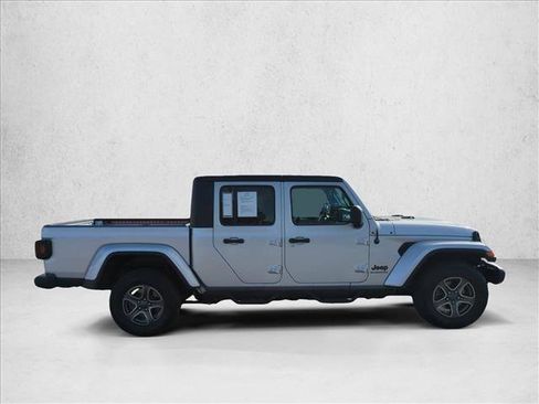 Used 2022 Jeep Gladiator Sport image 4
