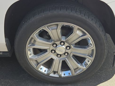 Used 2016 GMC Yukon XL Denali w/ Open Road Package image 5