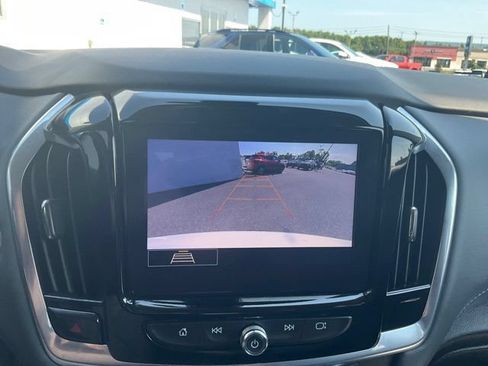 Used 2021 Chevrolet Traverse LT AWD/4WD image 6