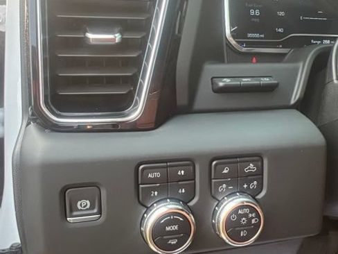 Used 2025 GMC Sierra 2500 Denali Ultimate AWD/4WD image 32