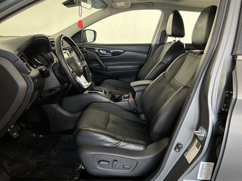 Used 2017 Nissan Rogue Sport SL w/ SL Premium Package FWD image 11