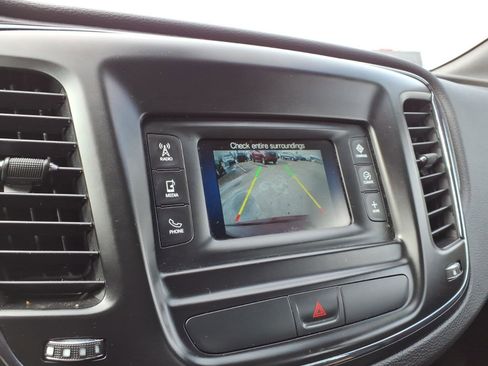 Used 2016 Chrysler 200 S w/ Comfort Group image 18