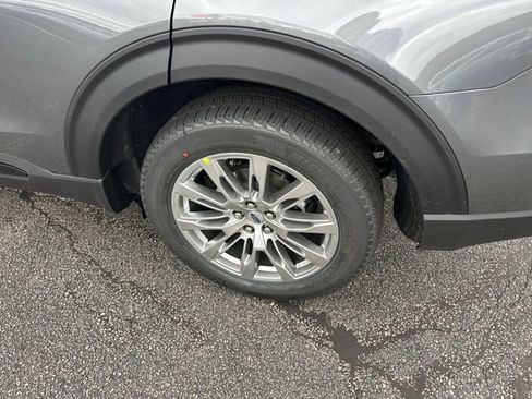 New 2026 Ford Explorer Active w/ Active Comfort Package image 13