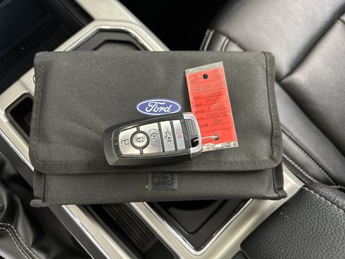 Used 2019 Ford F150 Lariat w/ Equipment Group 502A Luxury image 37