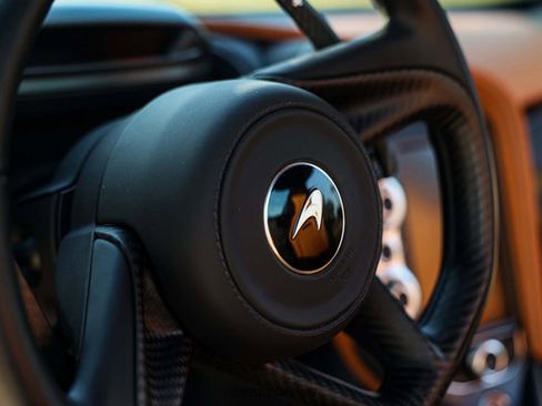 Used 2022 McLaren 720S Spider image 40