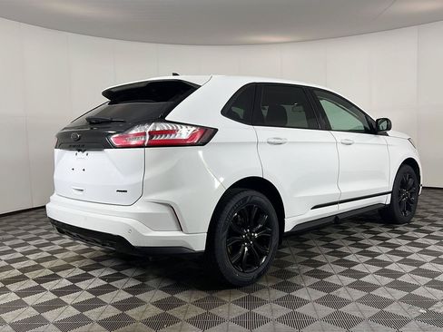 Used 2023 Ford Edge SE w/ Black Appearance Package AWD/4WD image 5
