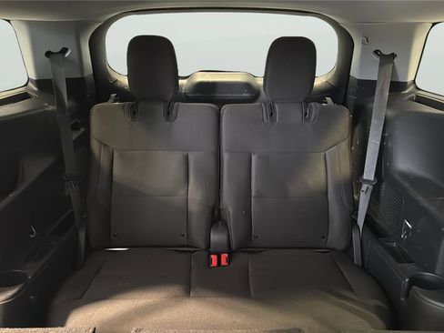 Used 2024 Ford Explorer XLT RWD image 15