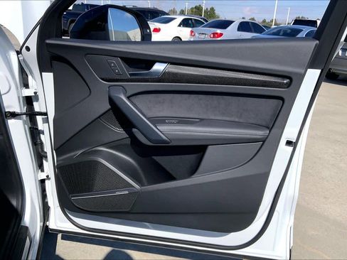 Used 2025 Audi SQ5 Premium Plus image 27