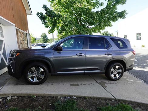Used 2025 Honda Pilot EX-L image 4