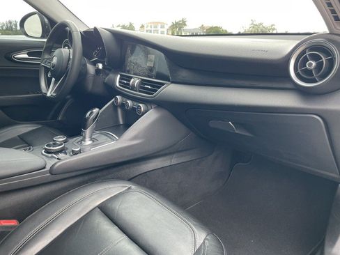 Used 2017 Alfa Romeo Giulia RWD image 8