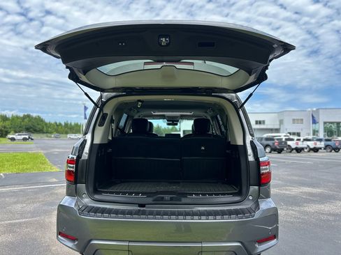 Used 2024 Nissan Armada Platinum w/ Captain's Chairs Package RWD image 21