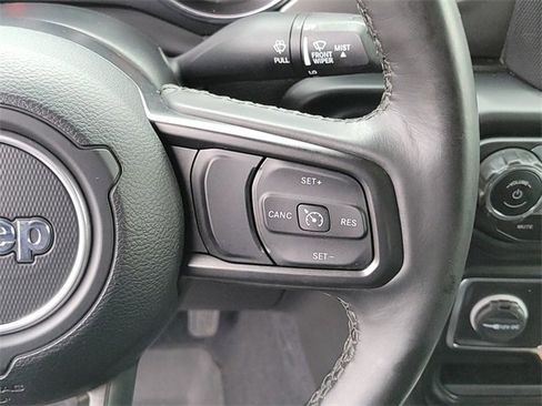 Used 2022 Jeep Gladiator Willys image 32