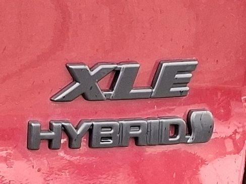 Used 2023 Toyota RAV4 XLE Premium AWD/4WD image 30