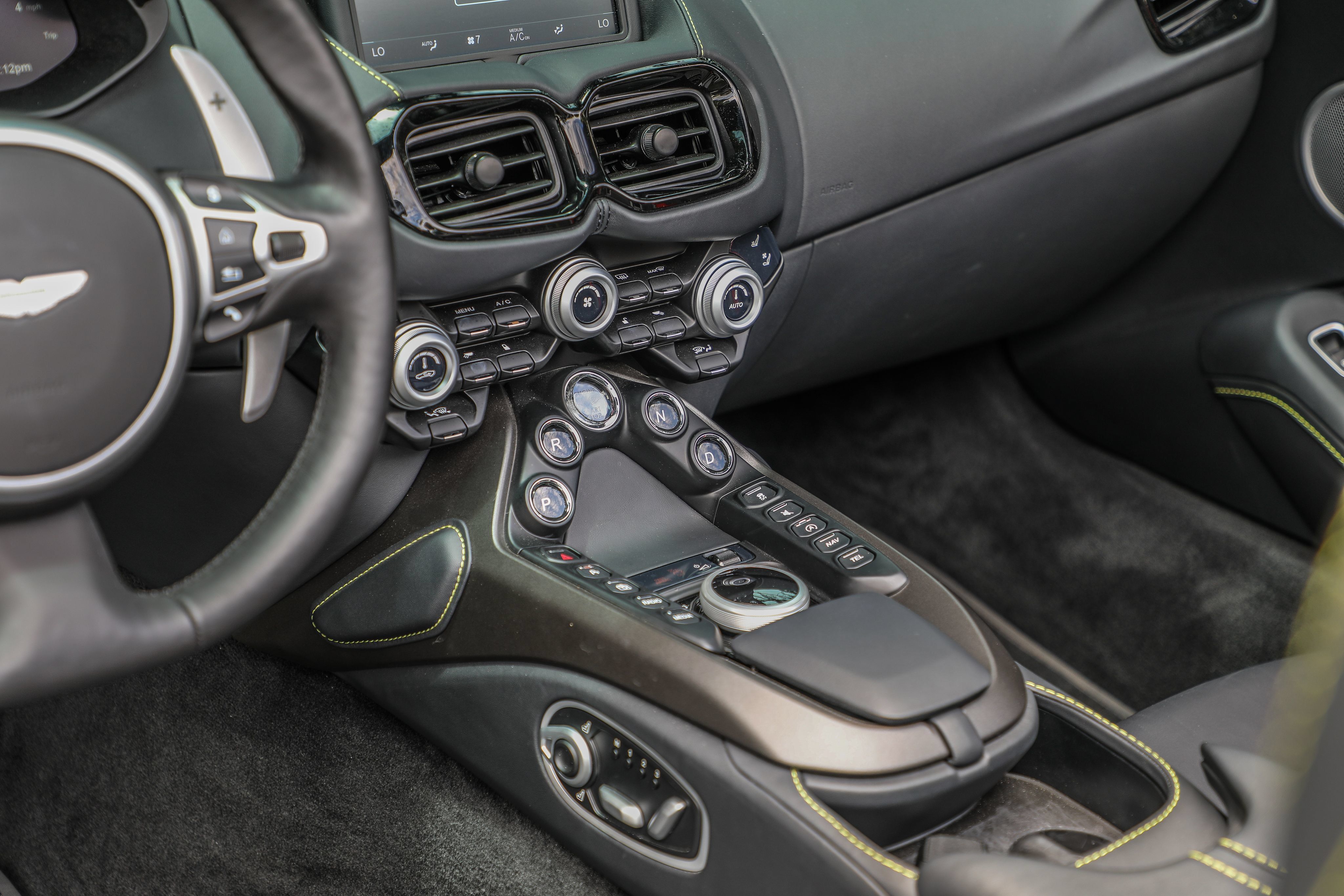 Used 2023 Aston Martin V8 Vantage Roadster RWD image 20