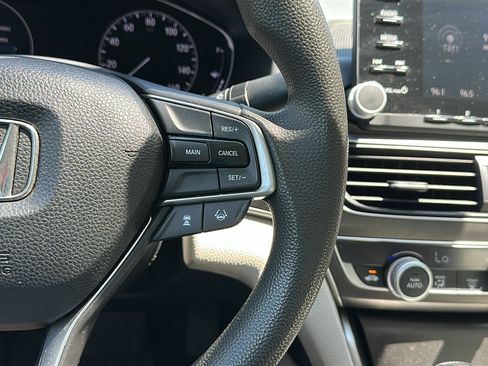 Used 2018 Honda Accord LX image 15