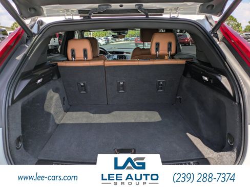 Used 2019 Cadillac XT4 Premium Luxury AWD/4WD image 11