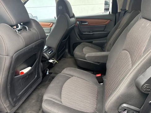 Used 2015 Chevrolet Traverse LT FWD image 6
