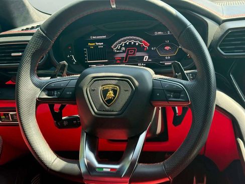 Used 2021 Lamborghini Urus AWD/4WD image 33
