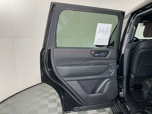 Used 2025 Nissan Armada Platinum image 25