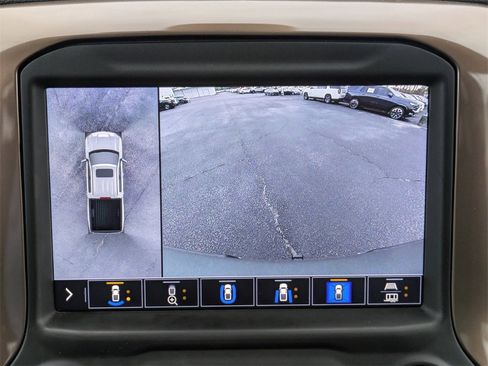 Used 2021 Chevrolet Silverado 1500 High Country w/ Technology Package image 22