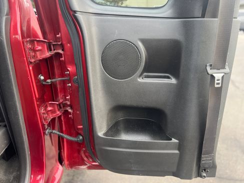 Used 2011 Chevrolet Colorado LT image 26