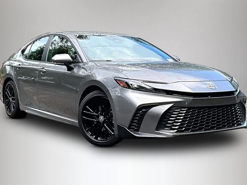 Used 2025 Toyota Camry SE w/ Multimedia Upgrade Package FWD image 2