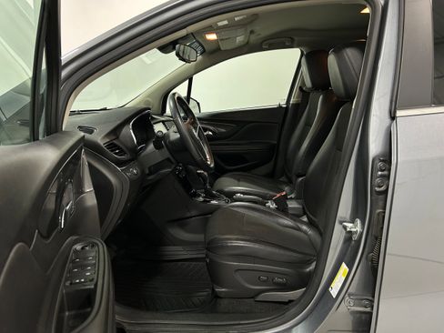 Used 2020 Buick Encore Preferred w/ Safety Package image 4