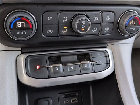 Used 2023 GMC Acadia SLT image 22